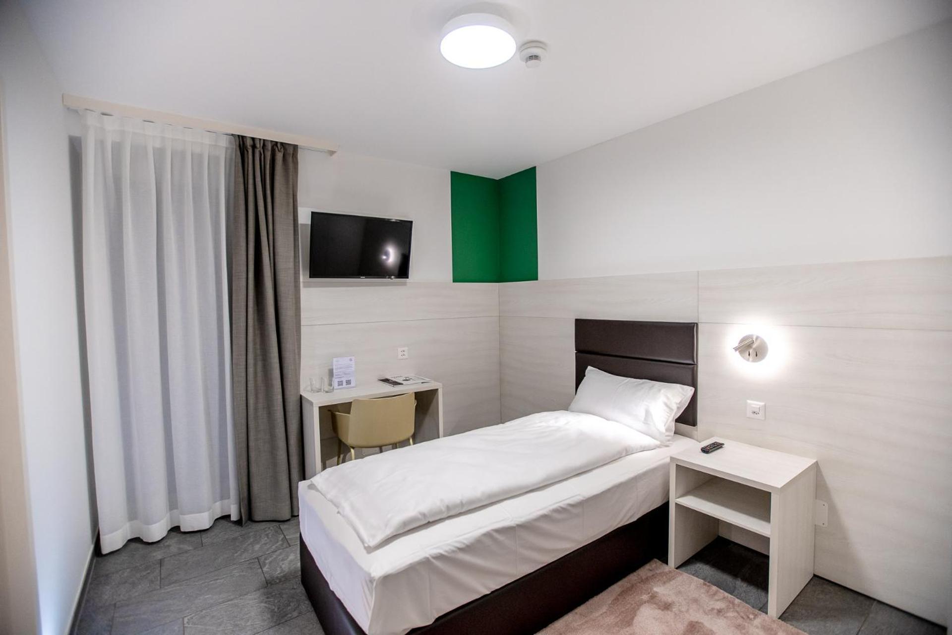 Miralago Locarno Easy Rooms Muralto Szoba fotó