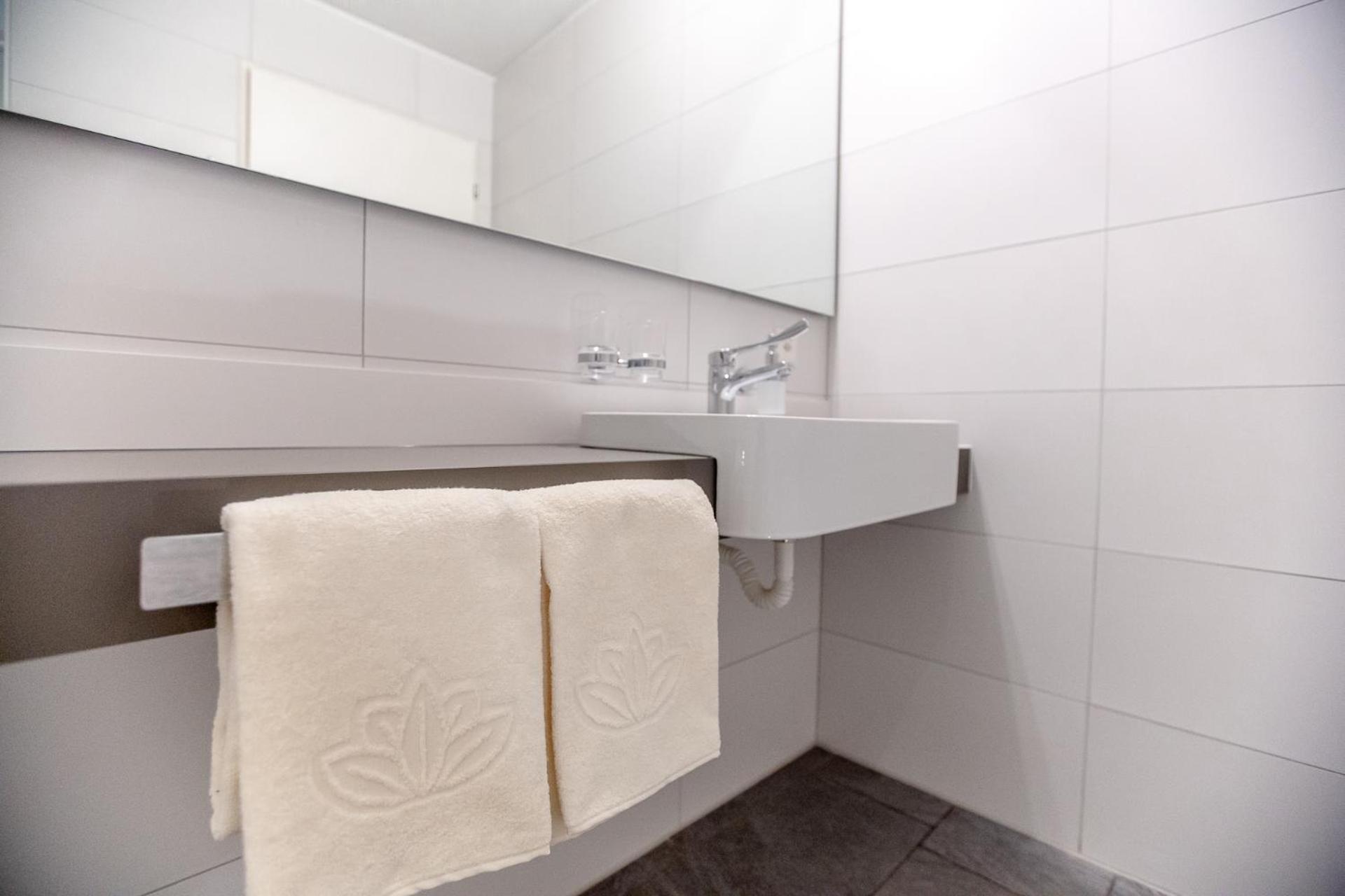 Miralago Locarno Easy Rooms Muralto Szoba fotó
